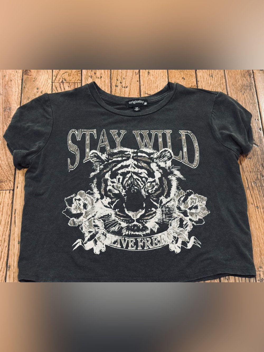 Originality Dark Gray Graphic 'Stay Wild' Tiger Tee- White & Metallic Pewter Tee